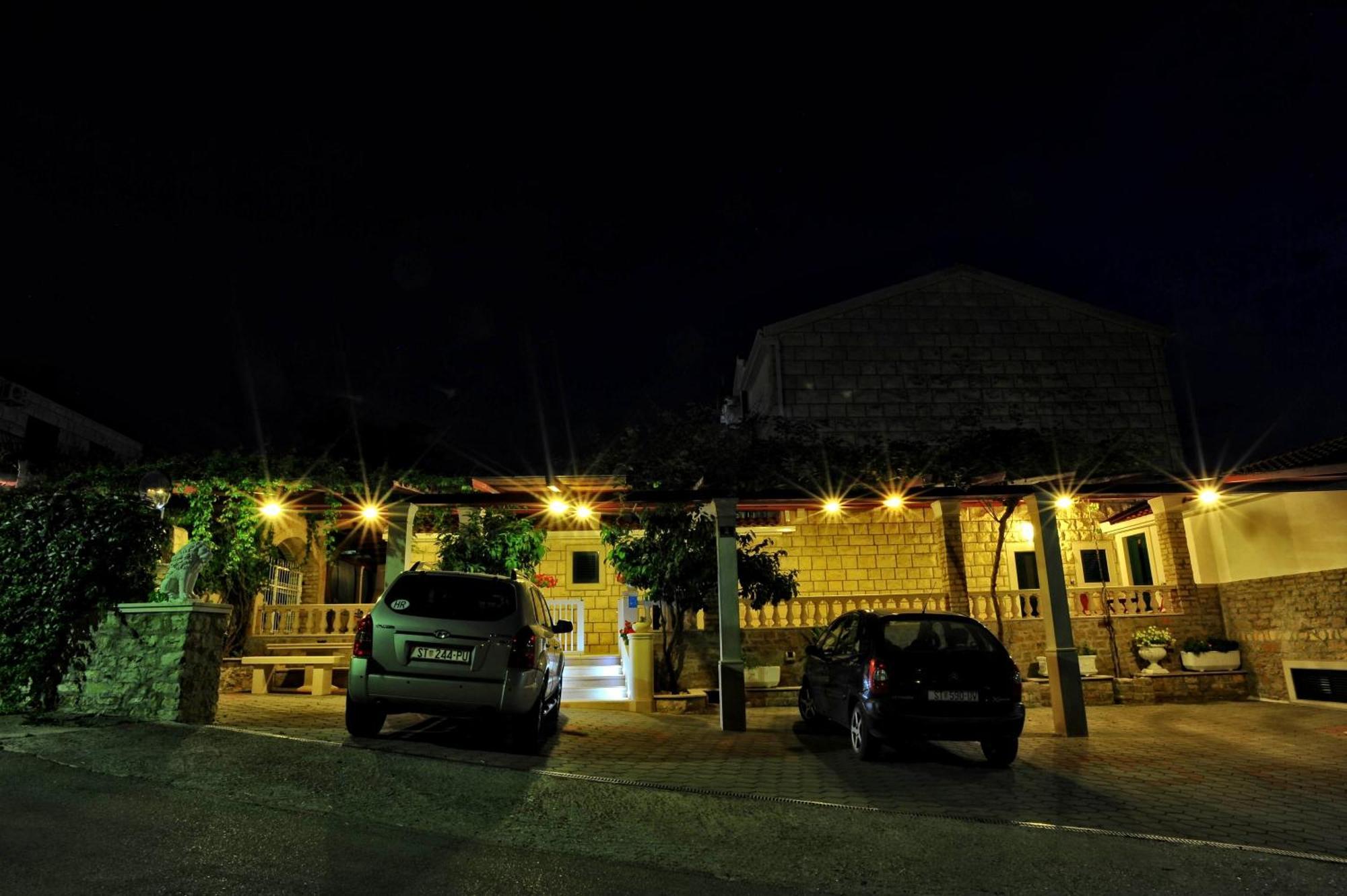 סוטיבאן Villa Anni חדר תמונה